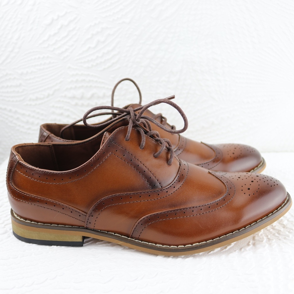 - NEW Wing Tip Oxford Dress Shoes - Boys size 5